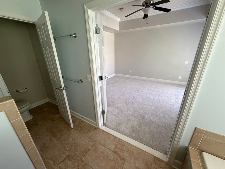 Building Photo - 14669 Crossfield Way