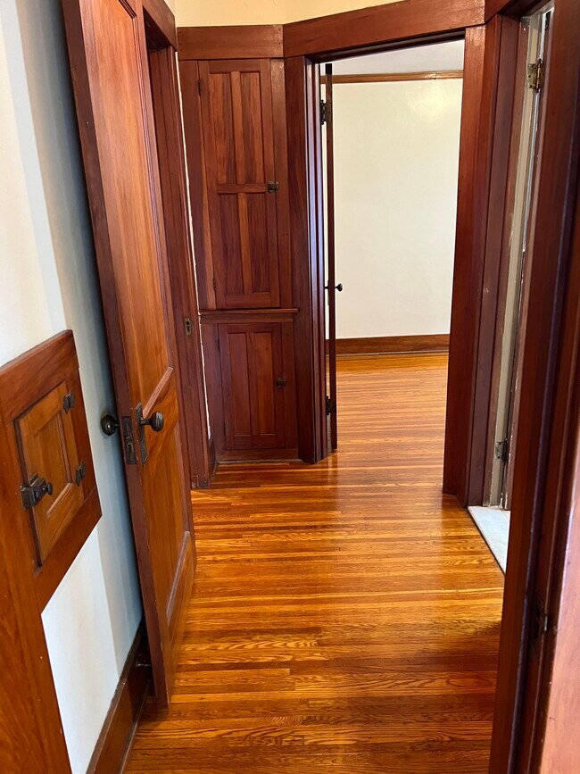 Building Photo - 204 Genesee Park Blvd