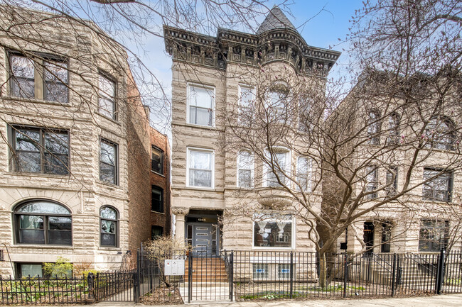 Building Photo - 1345 N Maplewood-3