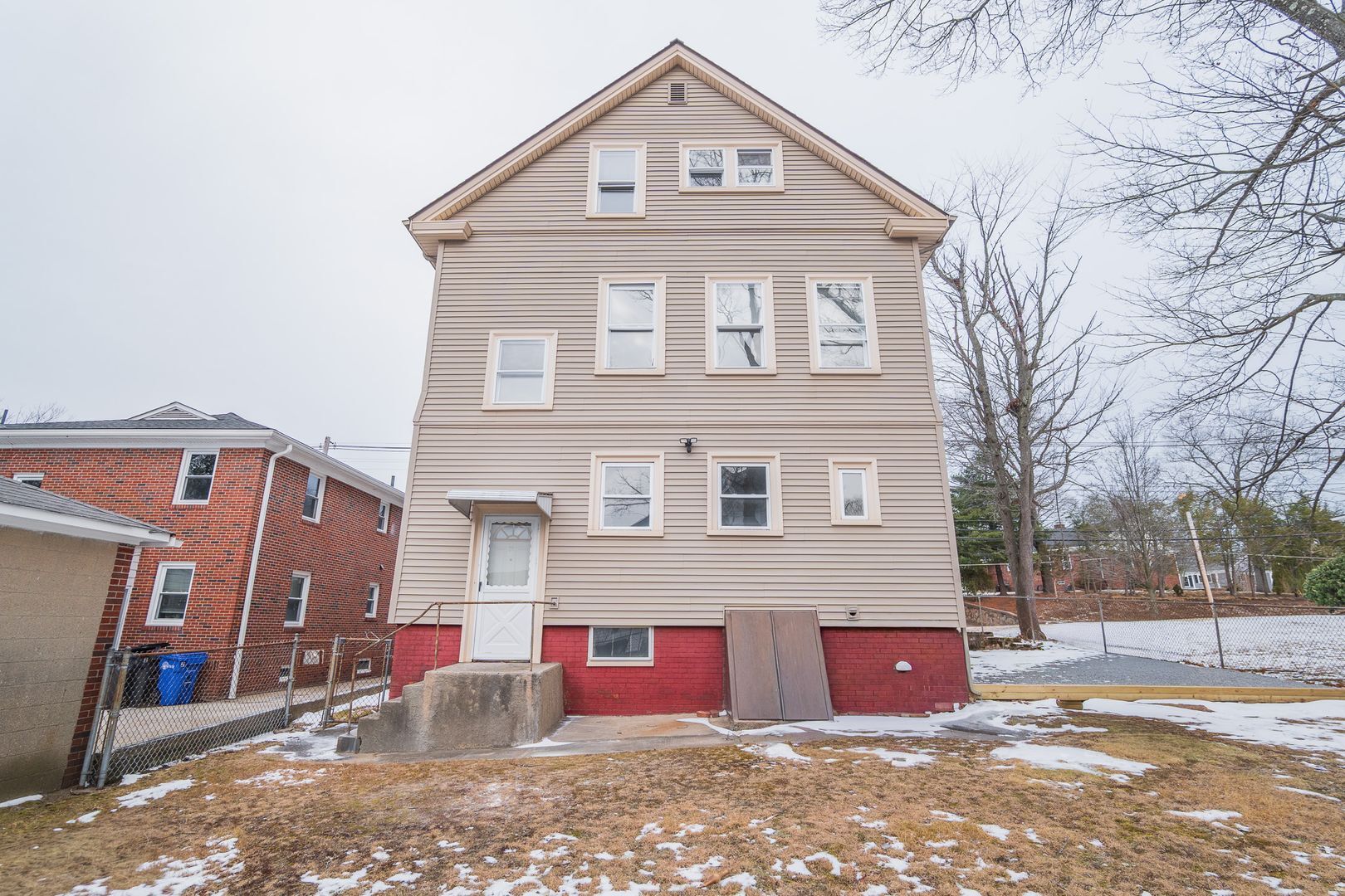 Building Photo - 848 Smith St