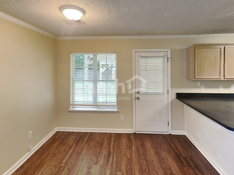 Building Photo - 2253 Joann Dr