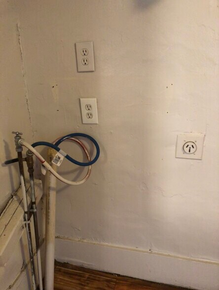 Building Photo - 1115 NW 9th St