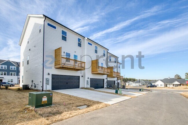 Building Photo - 1467 Hasse Ave