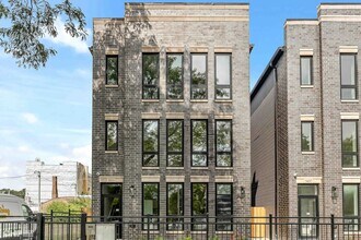 Building Photo - 5434 S Michigan Ave