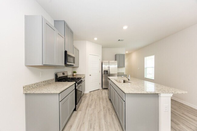 Building Photo - 1020 Renova Dr