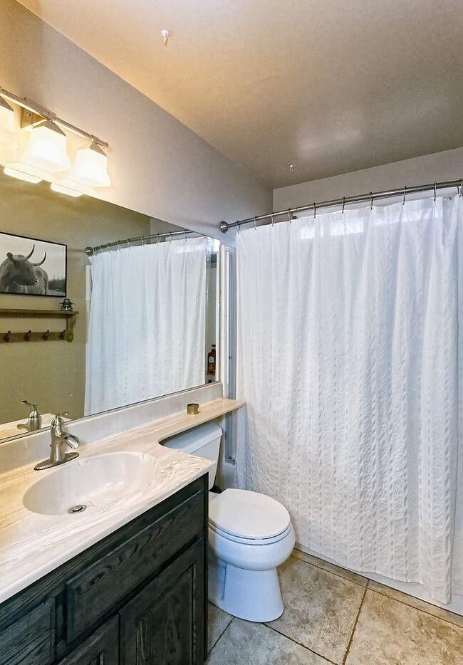 Building Photo - Desirable Apple Valley Single-Story on Expansive Lot | 3 Bed, 2 Bath Beauty