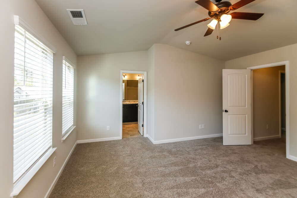 Building Photo - 140 Magnaview Dr