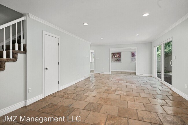 Building Photo - 3 br, 1 bath House - 1391 Rossdale