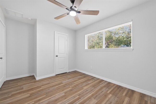 Building Photo - 1920 Ripple Creek Dr