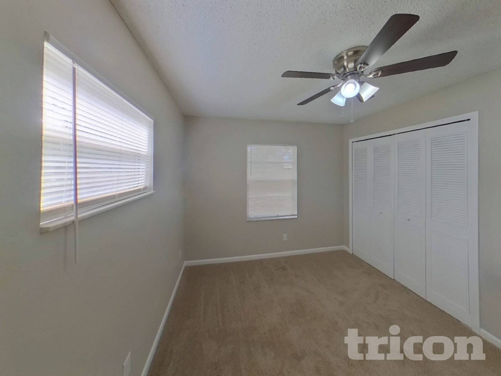 Building Photo - 1002 Saxon Ct