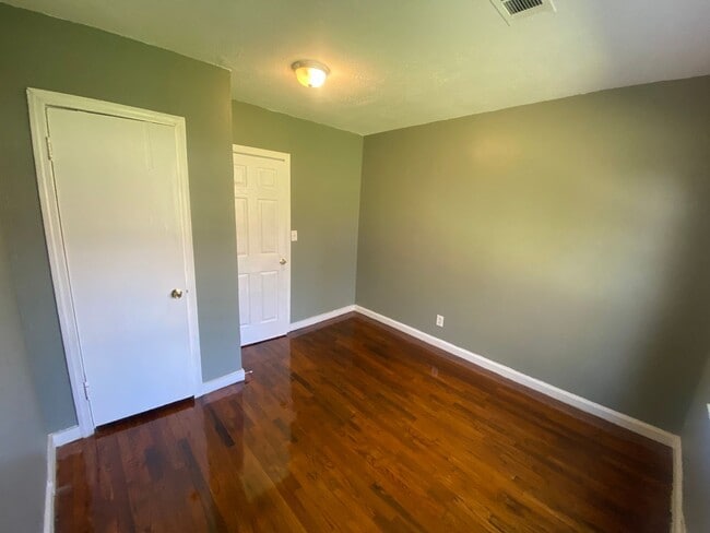 Building Photo - **AVAILABLE NOW**East Columbus, GA 4 Bedroom / 1 Bathroom Home for Rent