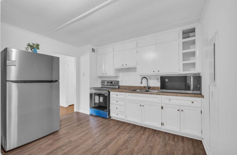 Building Photo - 303 Martin Cir