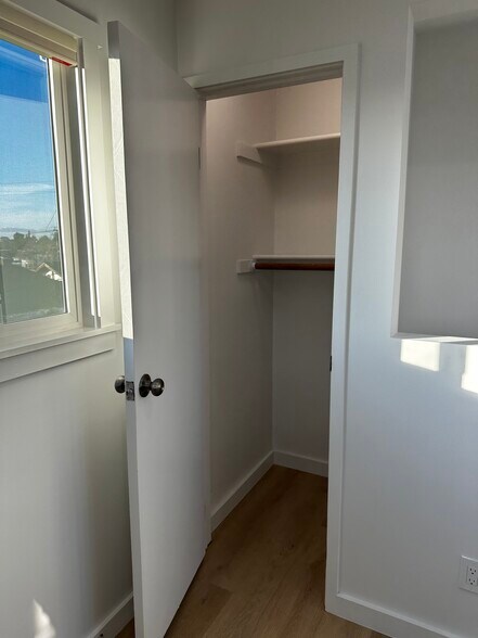 Building Photo - 4106 Terrace St