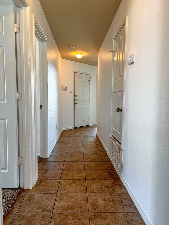 Building Photo - Available NOW!!!! This charming 1 story, 4...