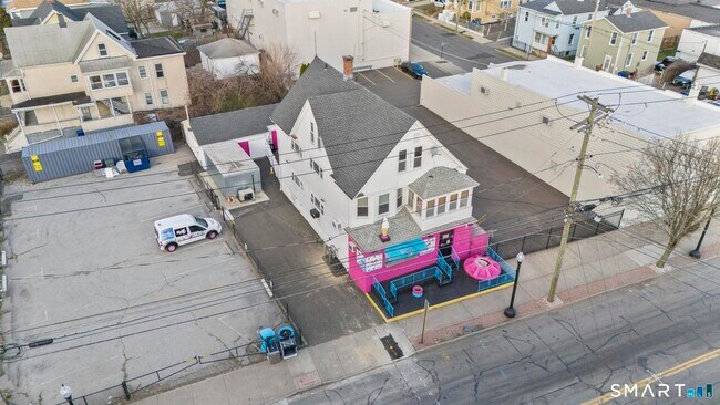 Building Photo - 712 Madison Ave