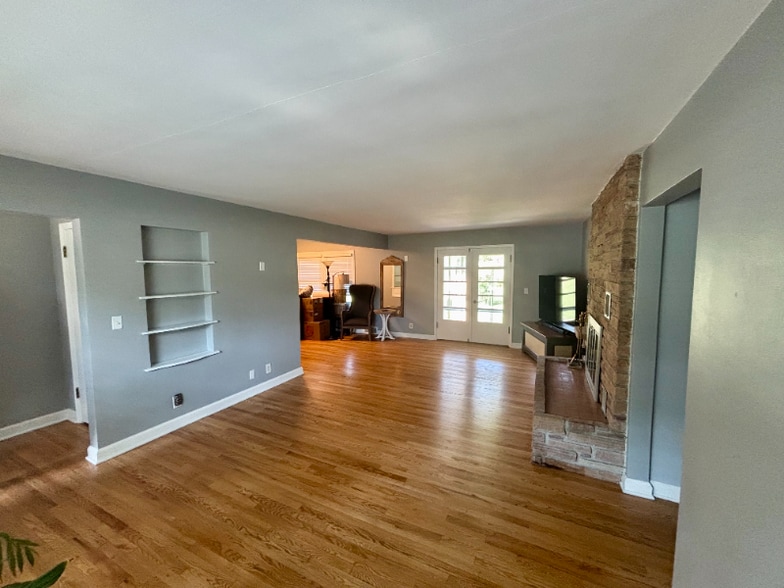 Building Photo - 3265 Burlawn Pkwy