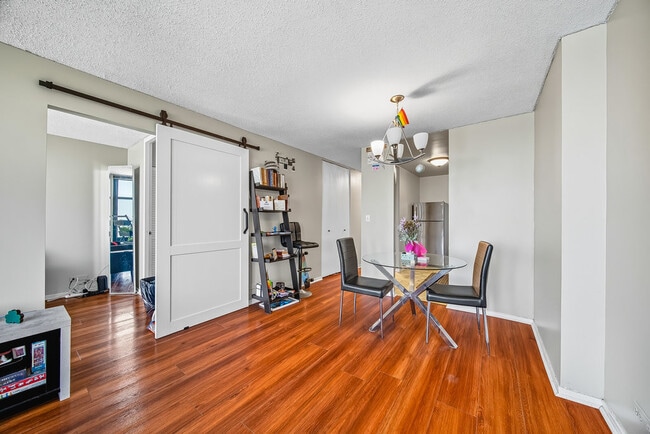 Building Photo - 6700 S South Shore Dr