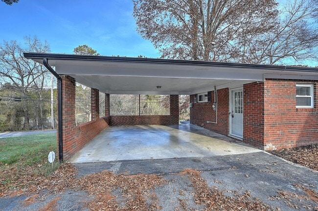 Building Photo - 4151 Cameron Rd