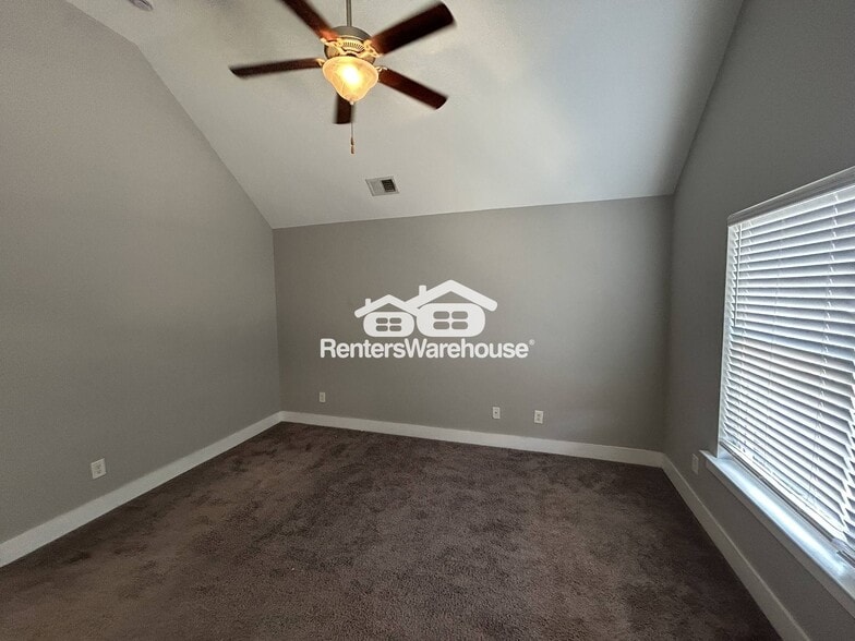 Building Photo - 581 Polo Way