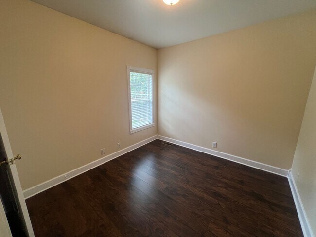 Building Photo - 2627 Isaiah Dr