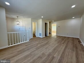 Building Photo - 4 Bright Star Ct