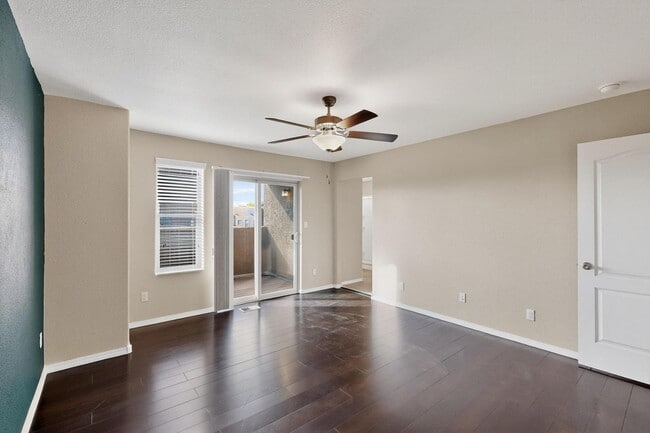 Building Photo - Executive 2 story Town house 4 Bedroom 3 b...