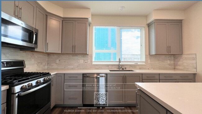 Building Photo - Modern Style and Sophistication, 2 En-Suite BR, 2.5 BA Townhouse with EV charging