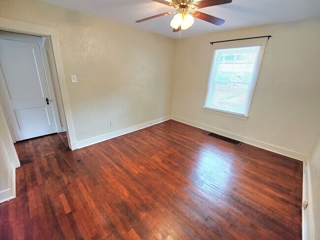 Building Photo - *Spacious & Updated 3BD/1BA Single-Family Home Available in Brookline*