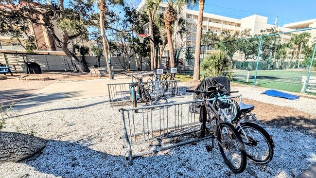 Building Photo - 2 BED 1 BATH CONDO ON SIESTA KEY **ALL UTILITIES/WIFI INCLUDED**