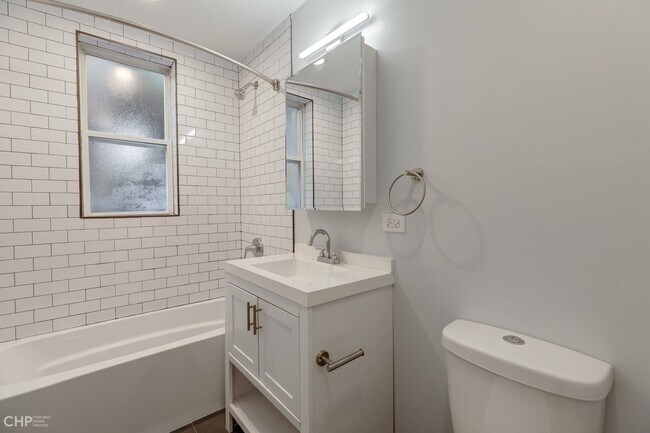 Building Photo - 4239 N Ashland Ave