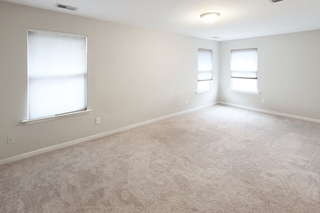 Building Photo - Stunning & Spacious 4 Bedroom Home in Highland Falls Community