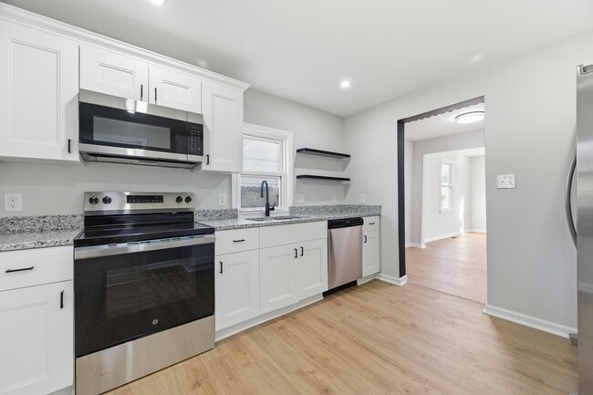 Building Photo - 961 17th St