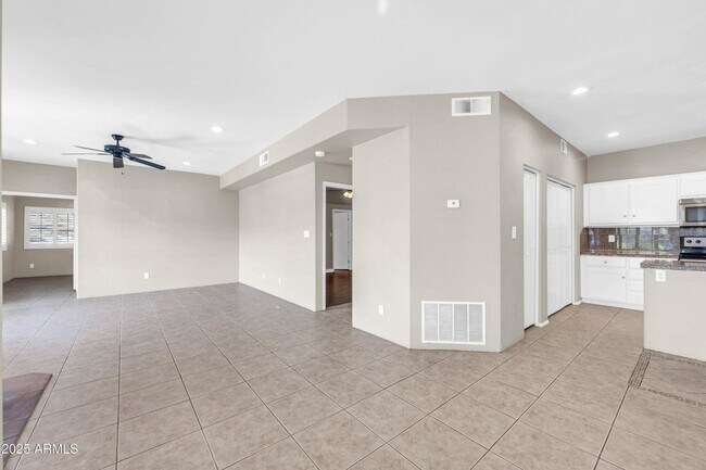 Building Photo - 11333 N 92nd St