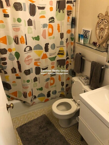 Building Photo - 1327 Chicago Ave