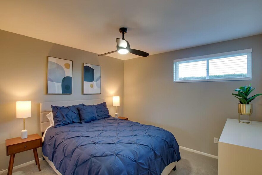 Building Photo - 7910 E Thomas Rd