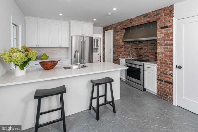 Building Photo - 3051 Lawrenceville Rd