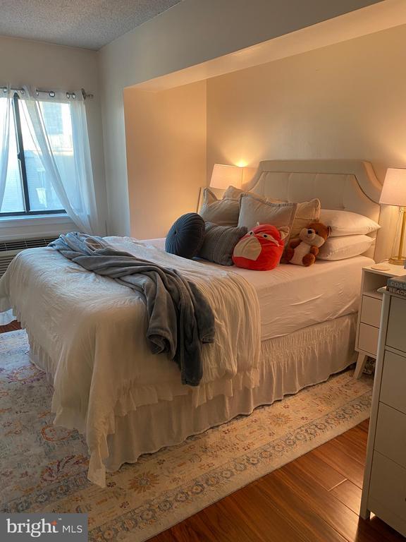 Building Photo - 200 Lombard St