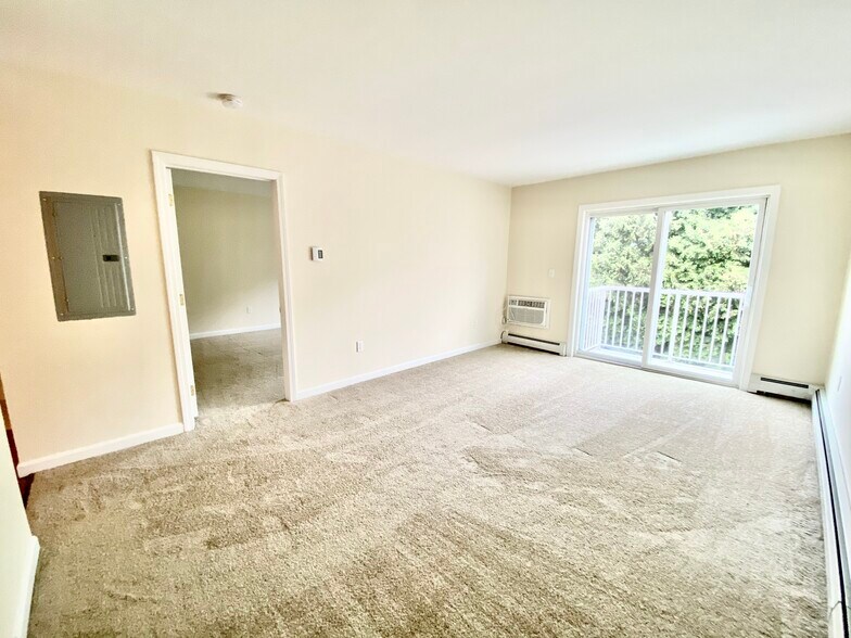 Parkway Apartments 30403048 Pawtucket Ave Riverside RI 02915