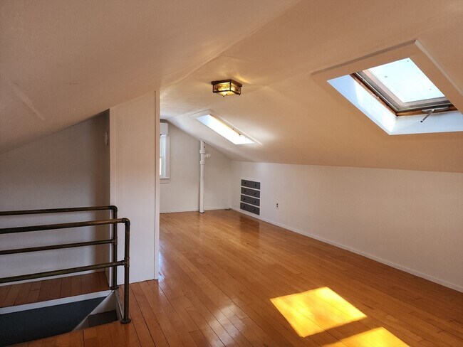 Building Photo - 23 Brewster Rd