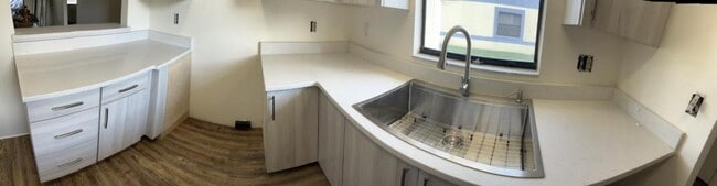 Building Photo - 110 E Washington St