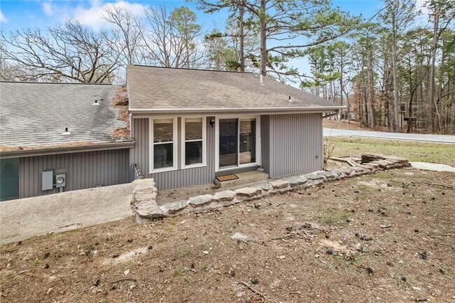 Building Photo - 1 Dogwood Dr