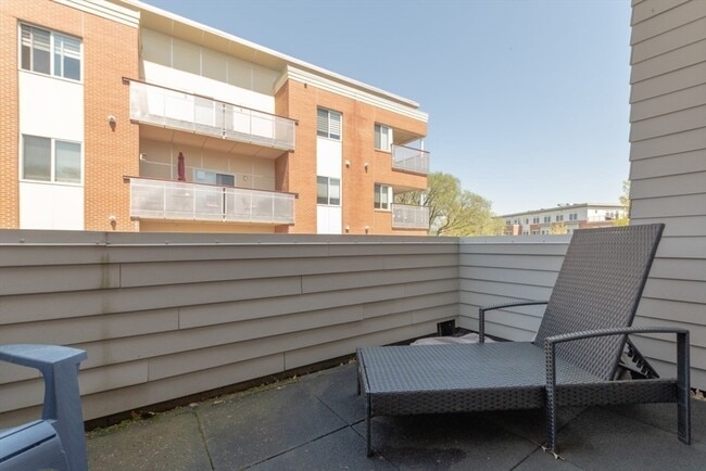 Building Photo - 769 Heath St