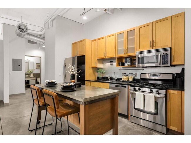 Building Photo - 250 Park Ave