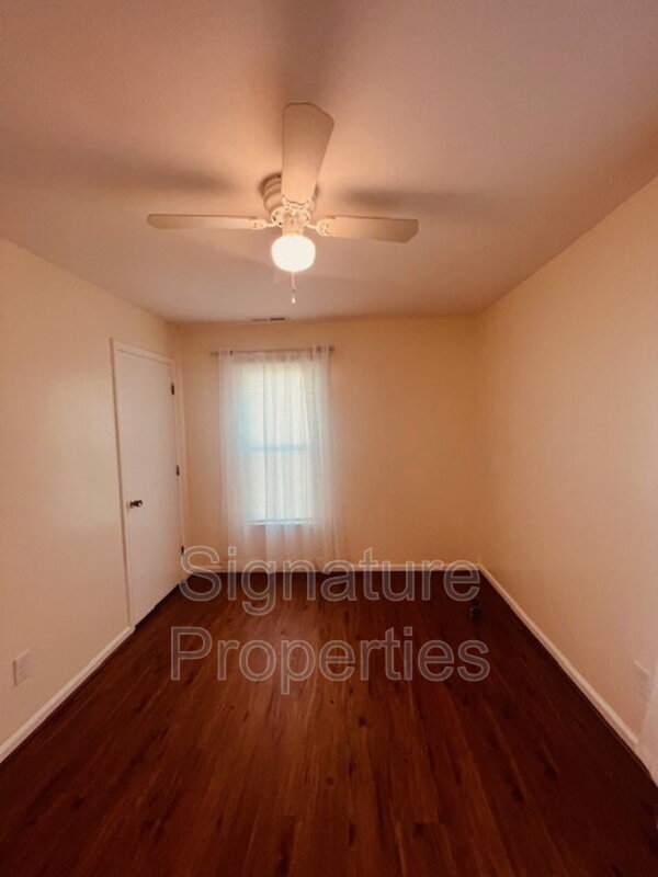 Building Photo - 1805 Maplewood Ave