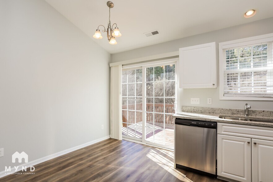 Building Photo - 1256 Sweetgrass St