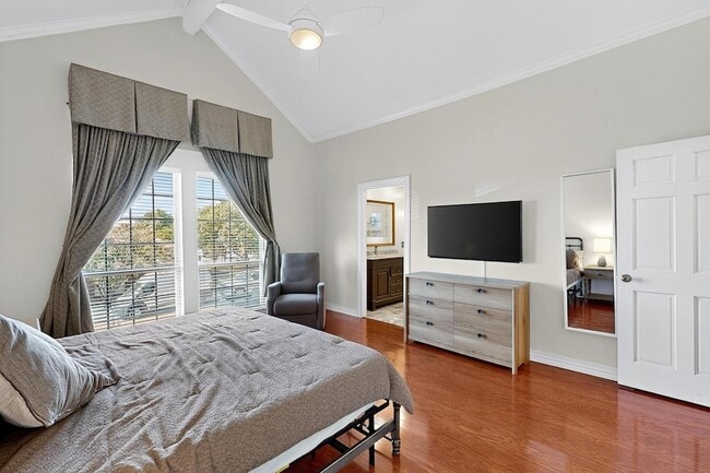 Building Photo - 2806 Sausalito Dr