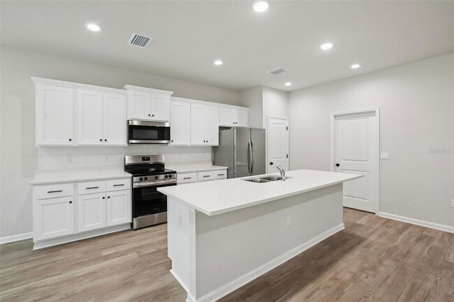 Building Photo - 64 Cactus St