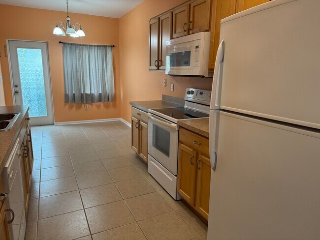 Building Photo - 2131 SE Destin Dr