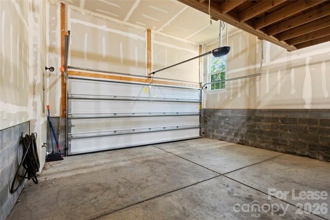 Building Photo - 19002 Lake Breeze Dr