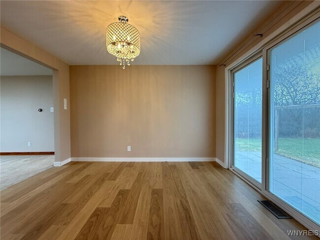 Building Photo - 6 Towerwood Rd